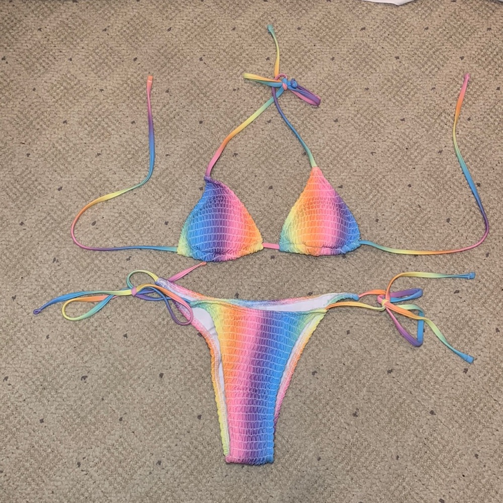 Rainbow bikini - Picture 1 of 5